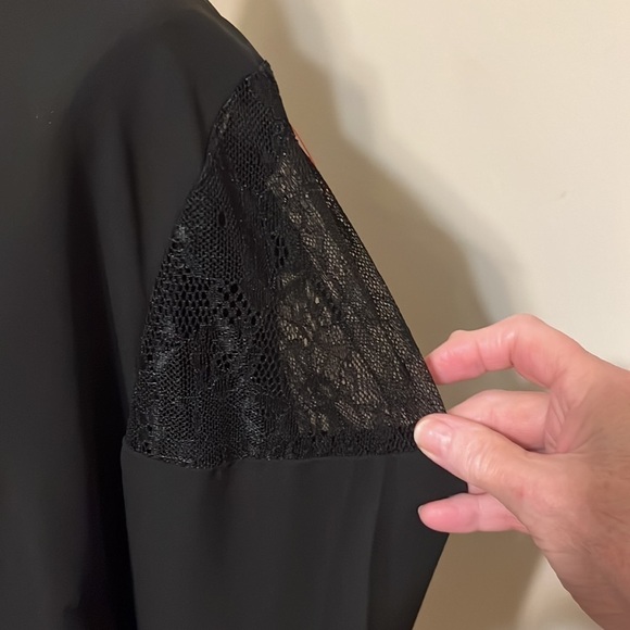 Liz Claiborne black blouse with lace. Size XXL - Picture 3 of 9